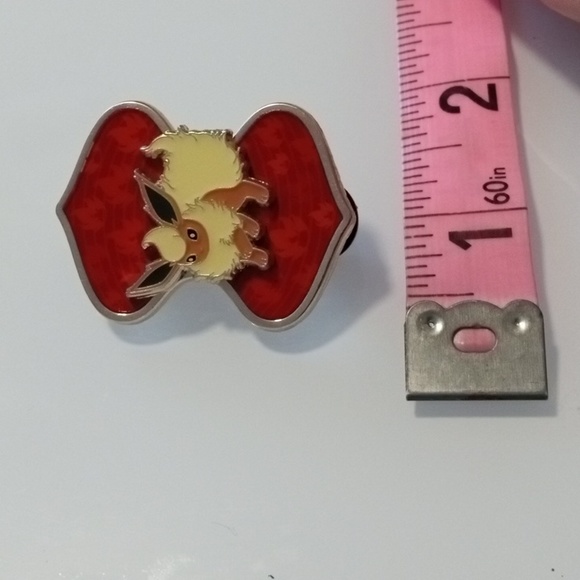 Pokemon Charizard & Flareon Pokemon Collectors Pins (X2 bundle) - Picture 10 of 13